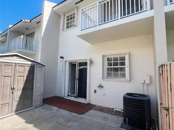 2050 NE 140th St APT 3, North Miami Beach, FL 33181