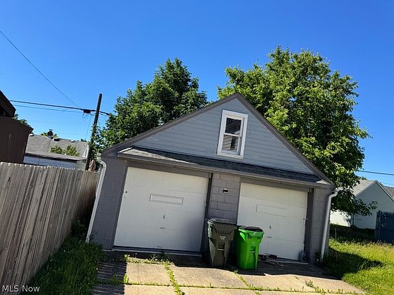 4th image of 20390 Westport Ave