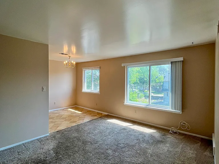 939 James St #STREET12 — Photo 5