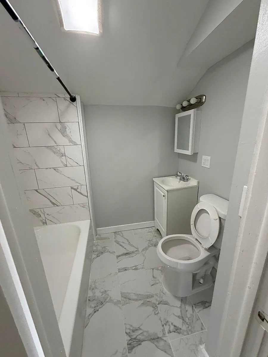 Building Photo - 145 Starr St #3