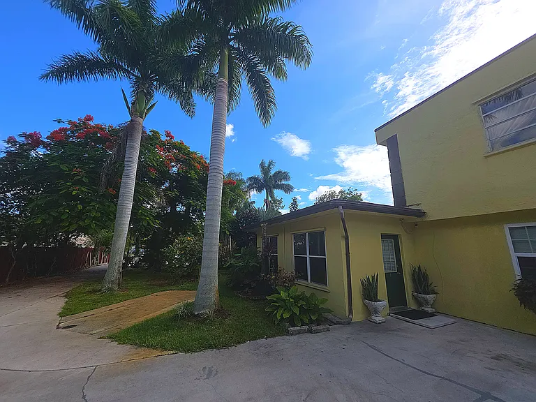 5701 McKinley St #4 — Photo 4