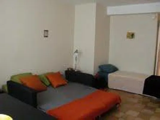 Rented by Nest Seekers International | media 54