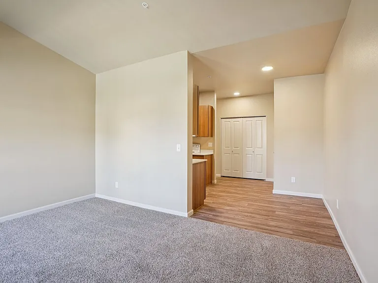 LIBERTY CREST APARTMENTS — Photo 46
