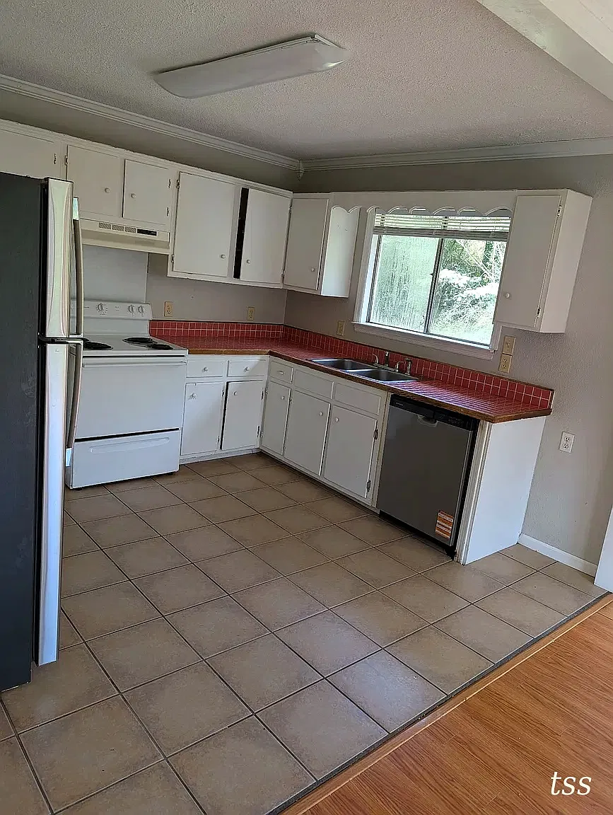 2 bed, 1200 sqft, $1,595 — Photo 4