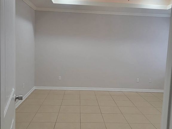 3rd image of 3611 Spicewood Dr