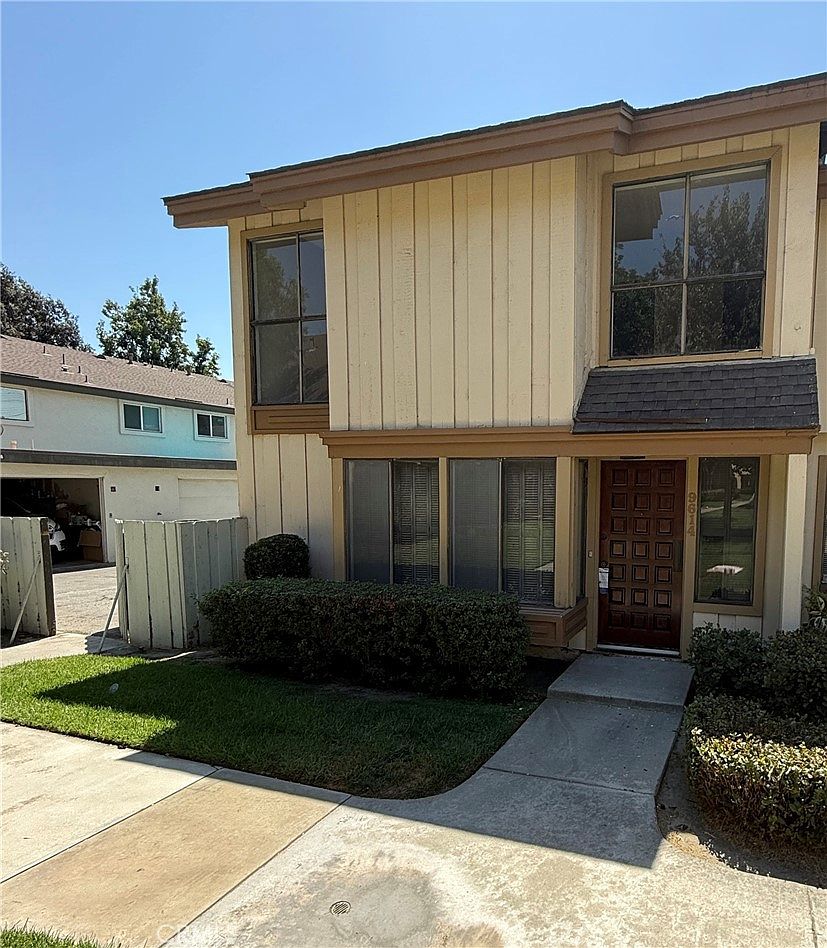 9614 Karmont Ave — Los Amigos Golf Course