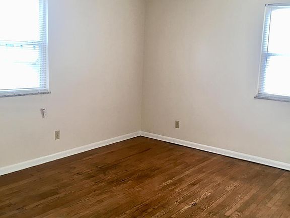 3rd image of 920 E Markwood Ave #B21
