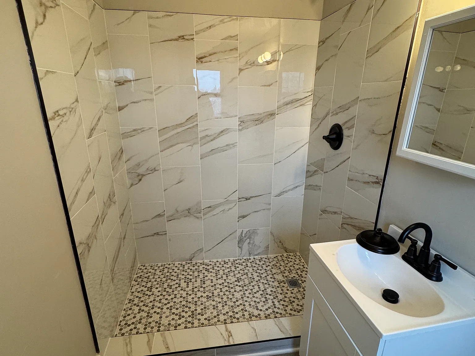 527 W Orange St — Photo 1