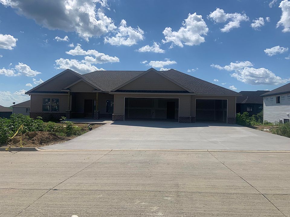2nd image of 325 Solomia Ct