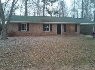 70 Knob Dr, Carrollton, GA 30116