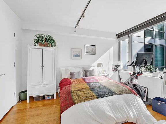 5th image of 464 W 44th St APT 3A