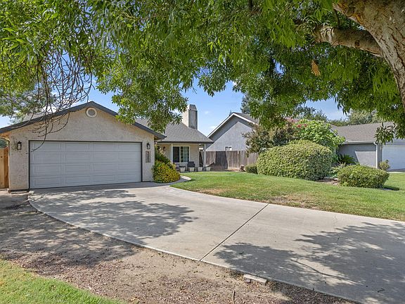 3rd image of 3207 W Packwood Court