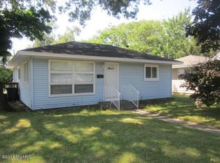 1495 Kingsley St, Muskegon, MI 49442