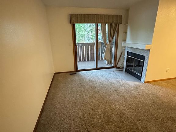 4th image of 7202 Foxridge Cir APT E
