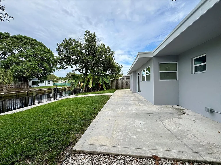 1871 NW 31st Ct — Photo 30