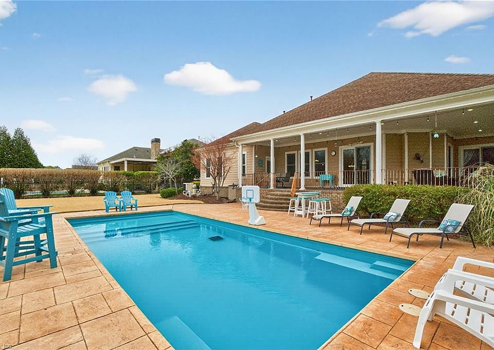 1st image of 2009 Kittridge Dr