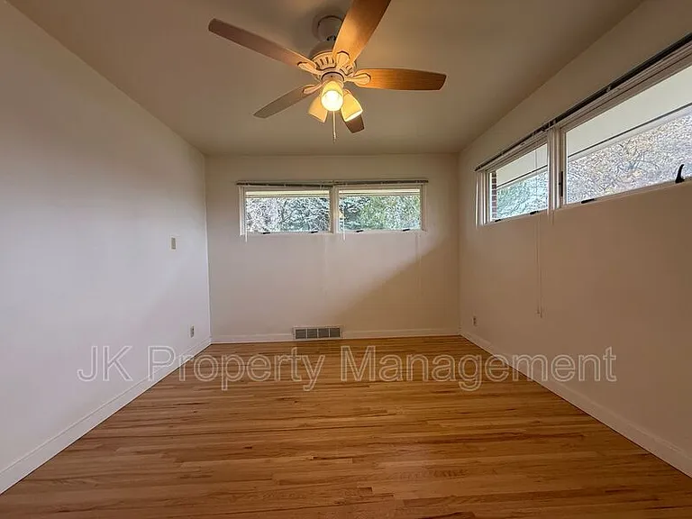 1726 Alder Dr — Photo 24