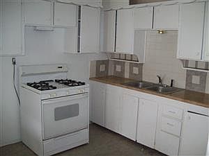 2nd image of 332 Emma St