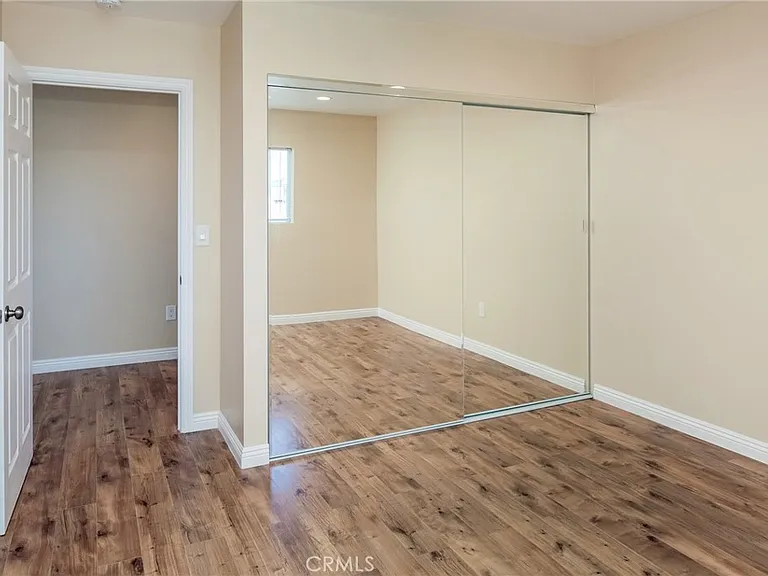17134 Saticoy St — Photo 6