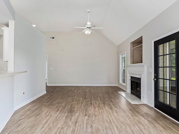 5th image of 117 Camden Lake Dr