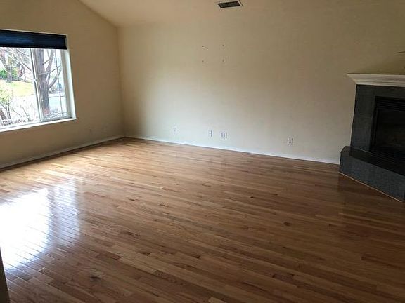 3rd image of 313 Phoenix Hills Dr