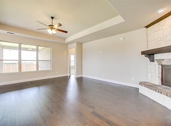5th image of 205 Crestlyn Dr