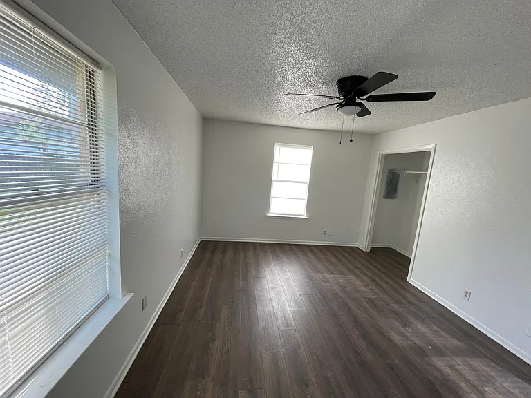 401 E Reunion St — Photo 5