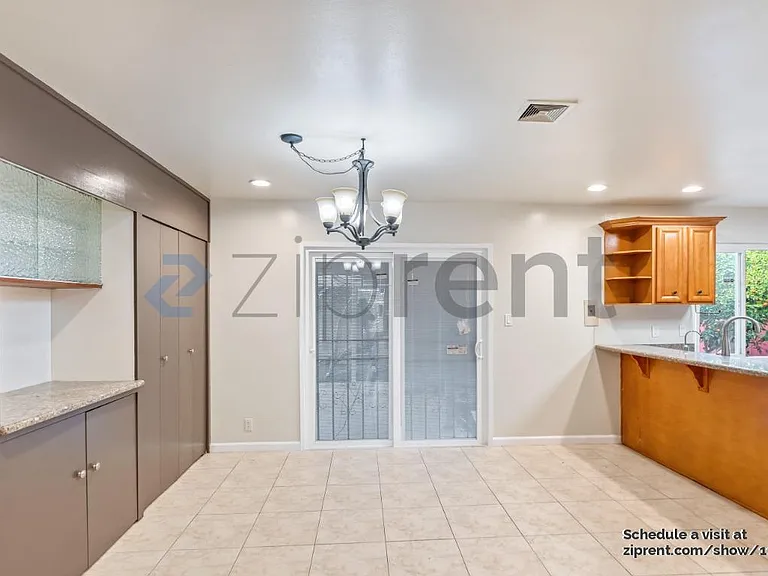 685 Carmar St — Photo 11