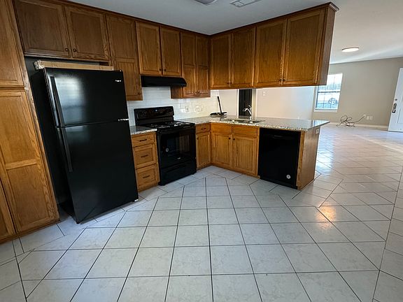 Another view of kitchen