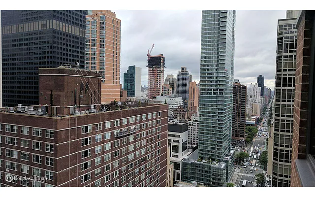 Sold by Douglas Elliman | media 22