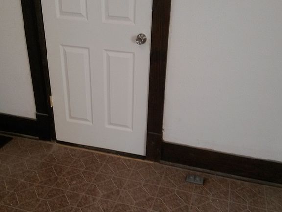4th image of 127 E Velma Ave