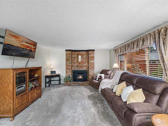 5th image of 1309 Sherwood Ct E