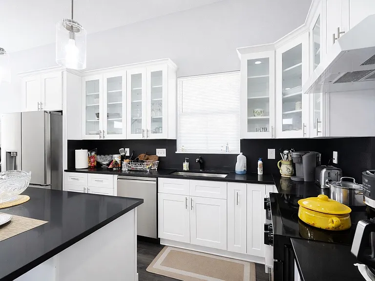 2131 Dumaine St — Photo 15