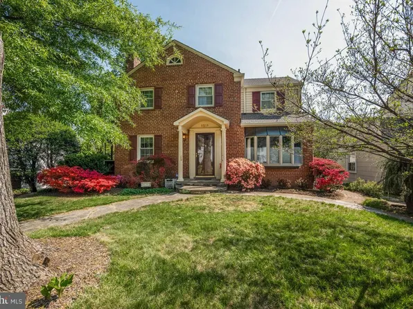 8519 Hazelwood Dr, Bethesda, MD 20814