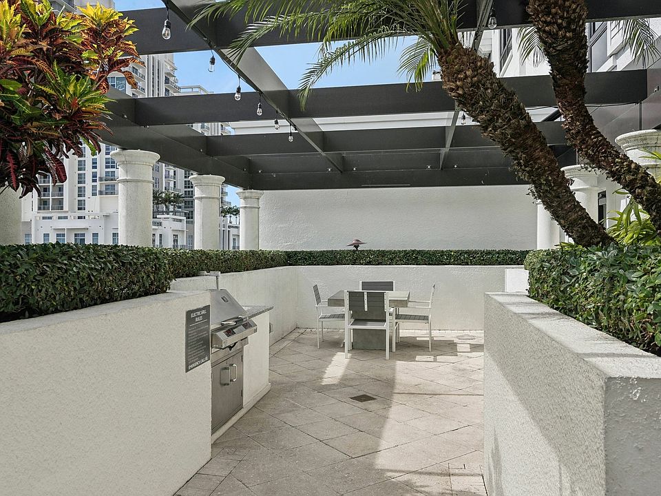 Joya_amenity_terrace grill_2002 edit