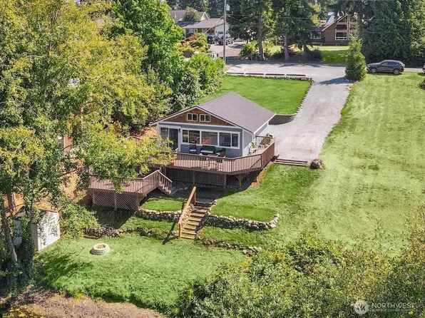 271 Lochwood Drive, Camano Island, WA 98282