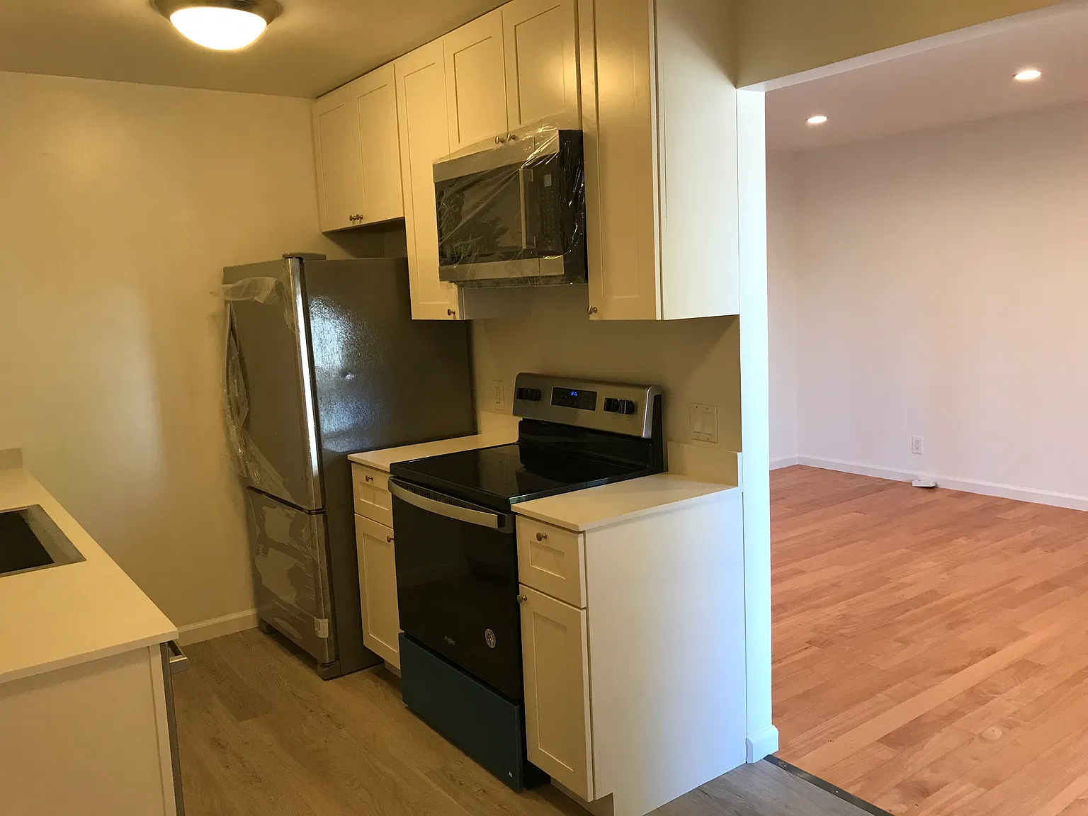 660 Roble Ave — Photo 2