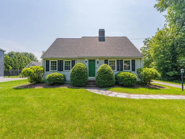52 North Grand Street, Suffield, CT 06093