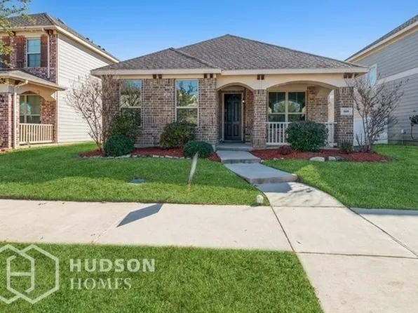 800 Whitemarsh Dr, Aubrey, TX 76227