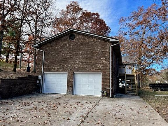 2nd image of 3312 Poplar St