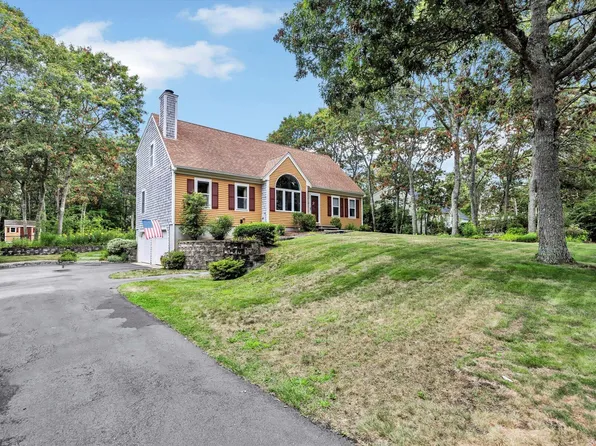 19 Drew Lane, Mashpee, MA 02649