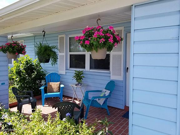 3rd image of 42 Poinsettia Dr