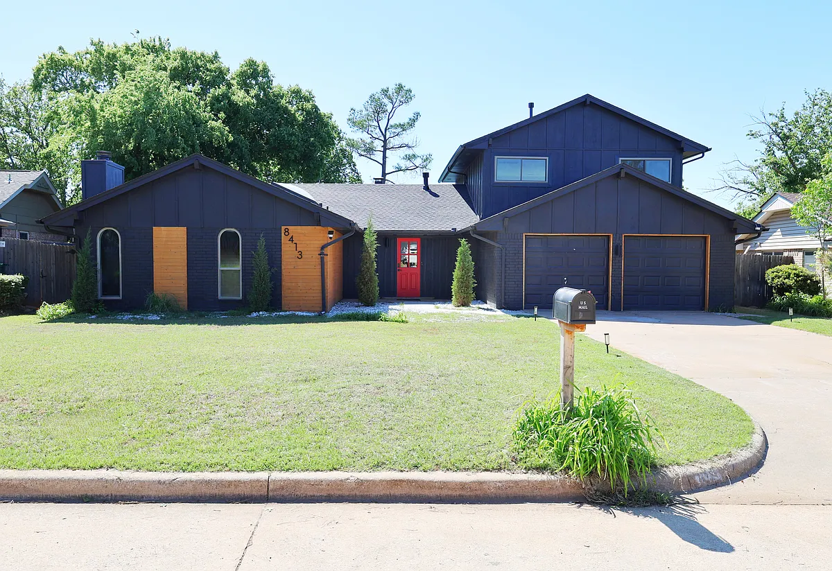 front if the house - 8413 Tiffany Dr