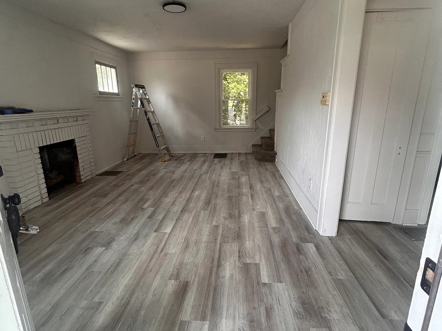 3 bed, 1200 sqft, $2,095 — Photo 2