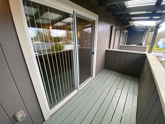 3rd image of 348 Whitesell Ave W APT 4
