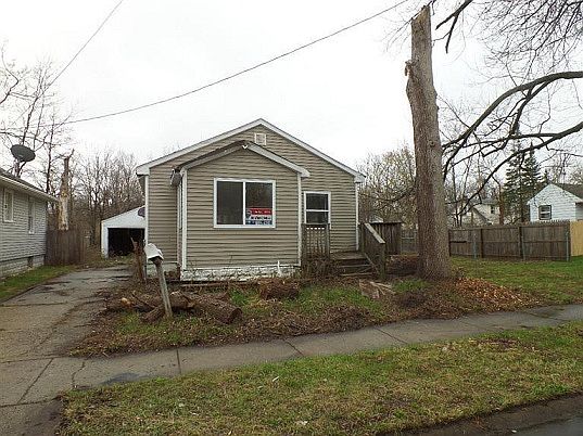2nd image of 1209 Pinehurst Ave