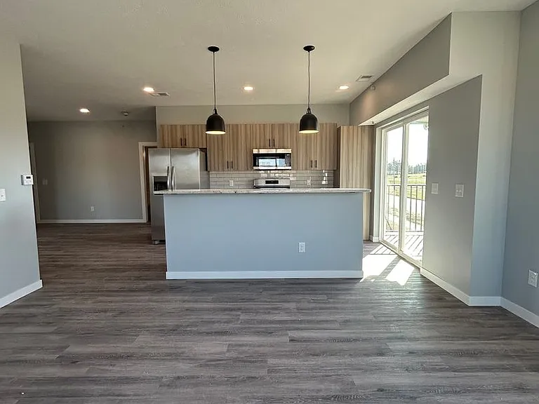 2724 Silver St — Photo 6