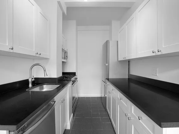 12 East 86th Street image 1 of 14