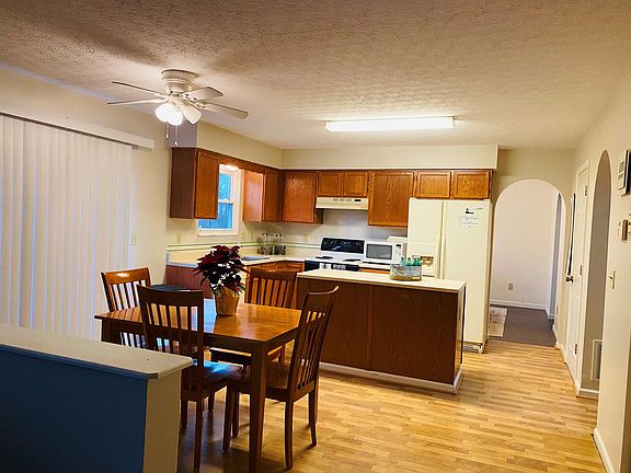 5th image of 184 Strathsprey Dr