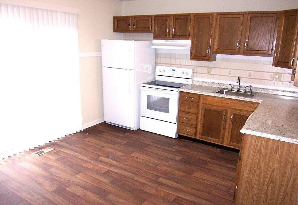 2 bed, 1110 sqft, $1,899 — Photo 2